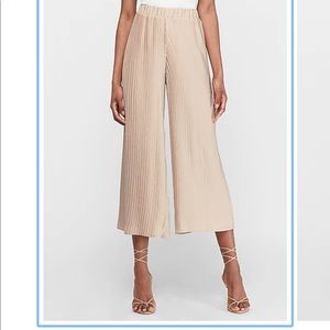 Express high waisted pleated cropped pull on pant